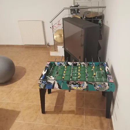 μαιζονετα 130 τ. μ με Play Hébergement de vacances *