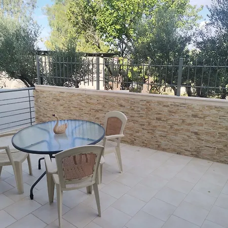 μαιζονετα 130 τ. μ με Play Kalamata